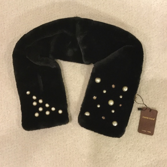 Doria Dore Scarf (NWT) - Picture 2 of 2